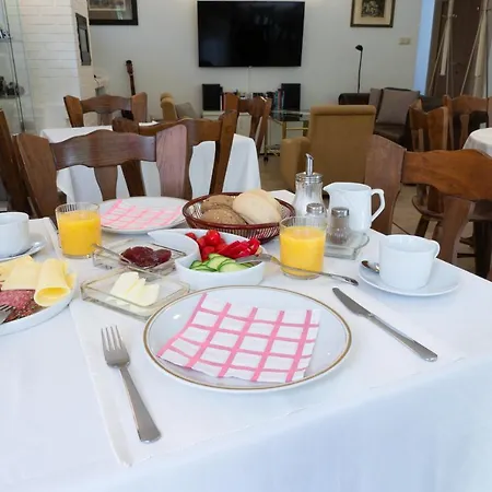 Balatonair Vendeghaz バラトンフレド